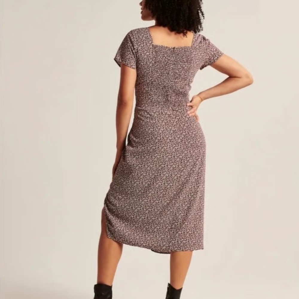 Abercrombie & Fitch Burgundy pattern ditzy floral v-neck short sleeve midi dress - Picture 3 of 11